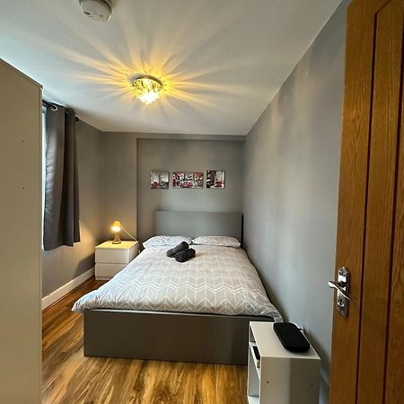 Lovely 2 Bedrooms Apartment ロンドン エクステリア 写真