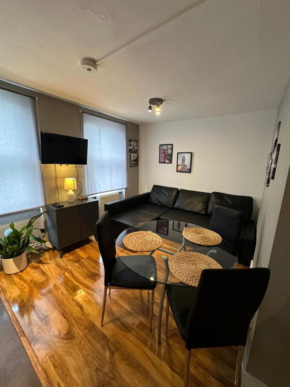 Lovely 2 Bedrooms Apartment ロンドン エクステリア 写真
