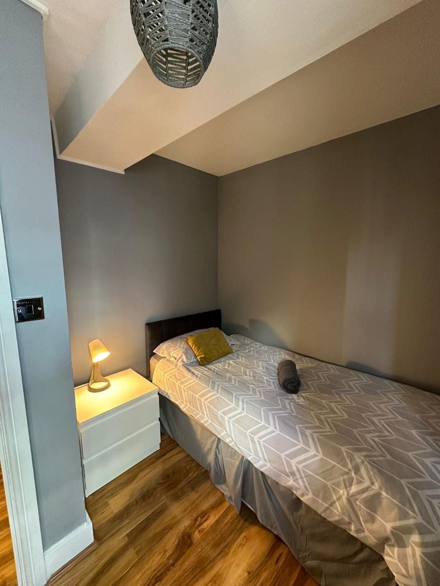 Lovely 2 Bedrooms Apartment ロンドン エクステリア 写真