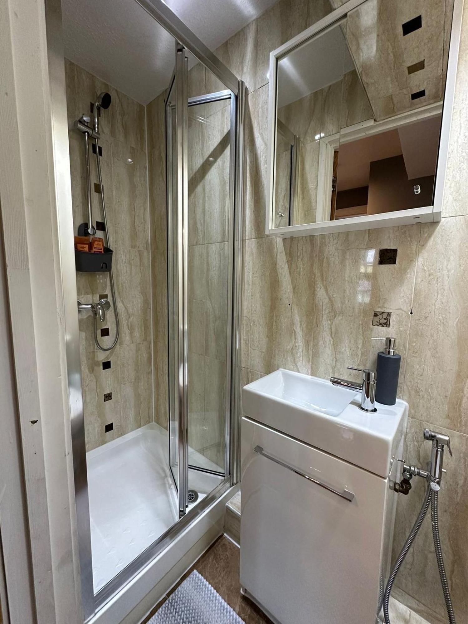 Lovely 2 Bedrooms Apartment ロンドン エクステリア 写真